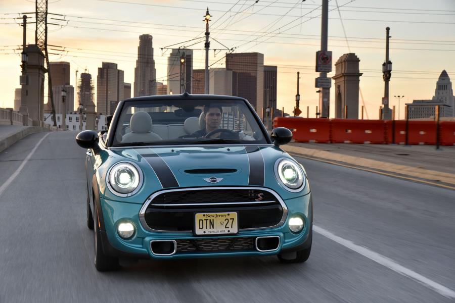  Mini Cooper S Cabrio 2016 года  (US) (фото 10 из 30)